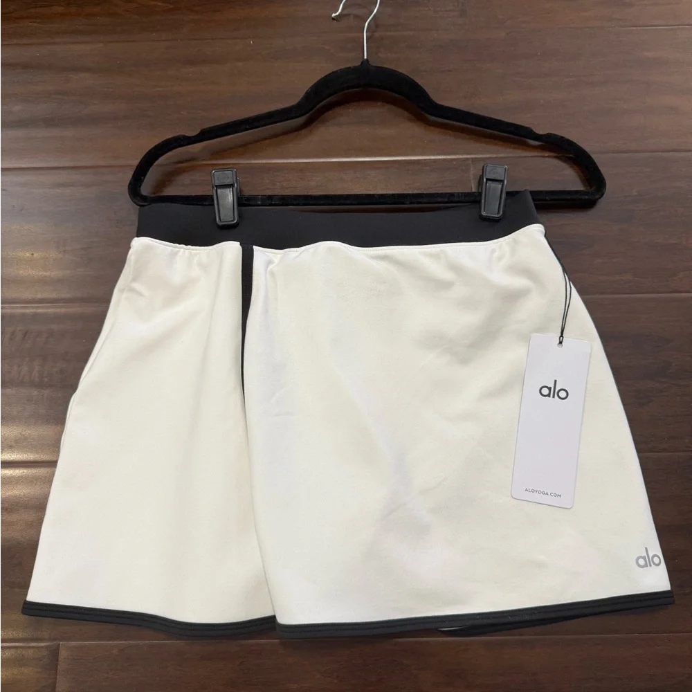 NWT ALO Yoga Streamline Streamlined Tennis Skirt Skort White Black